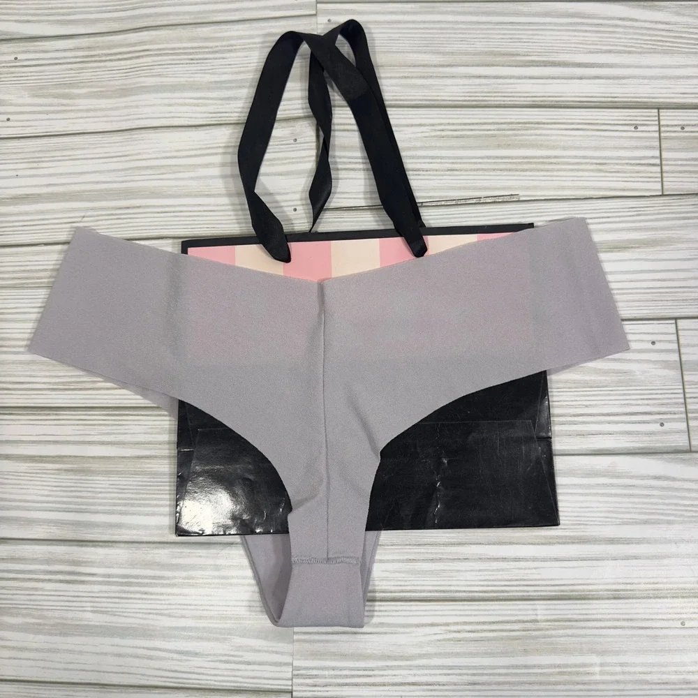 PINK Victoria's Secret Gray Choose Kindness Seamless Thong Panties‎ M